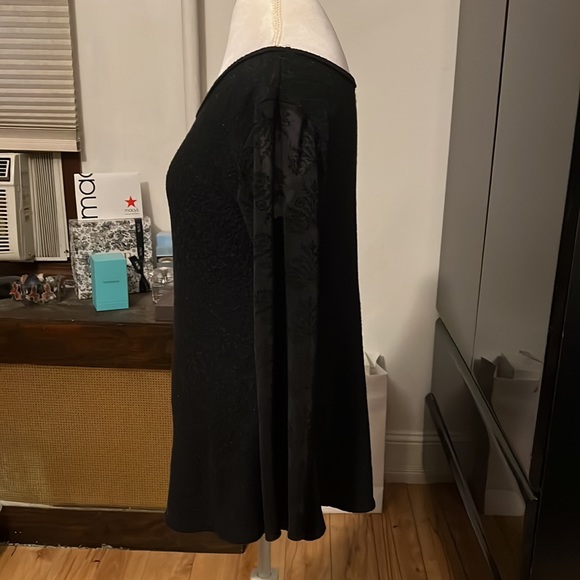 Black fuzzy top that curves in at waist then bells out to bottom w/sheer sleeves - Picture 3 of 5